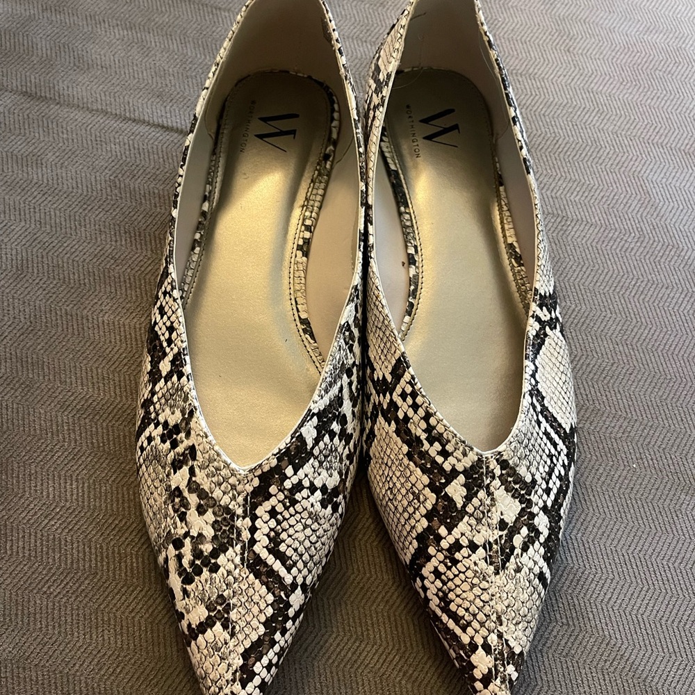 Worthington Black and White Snakeskin Flats